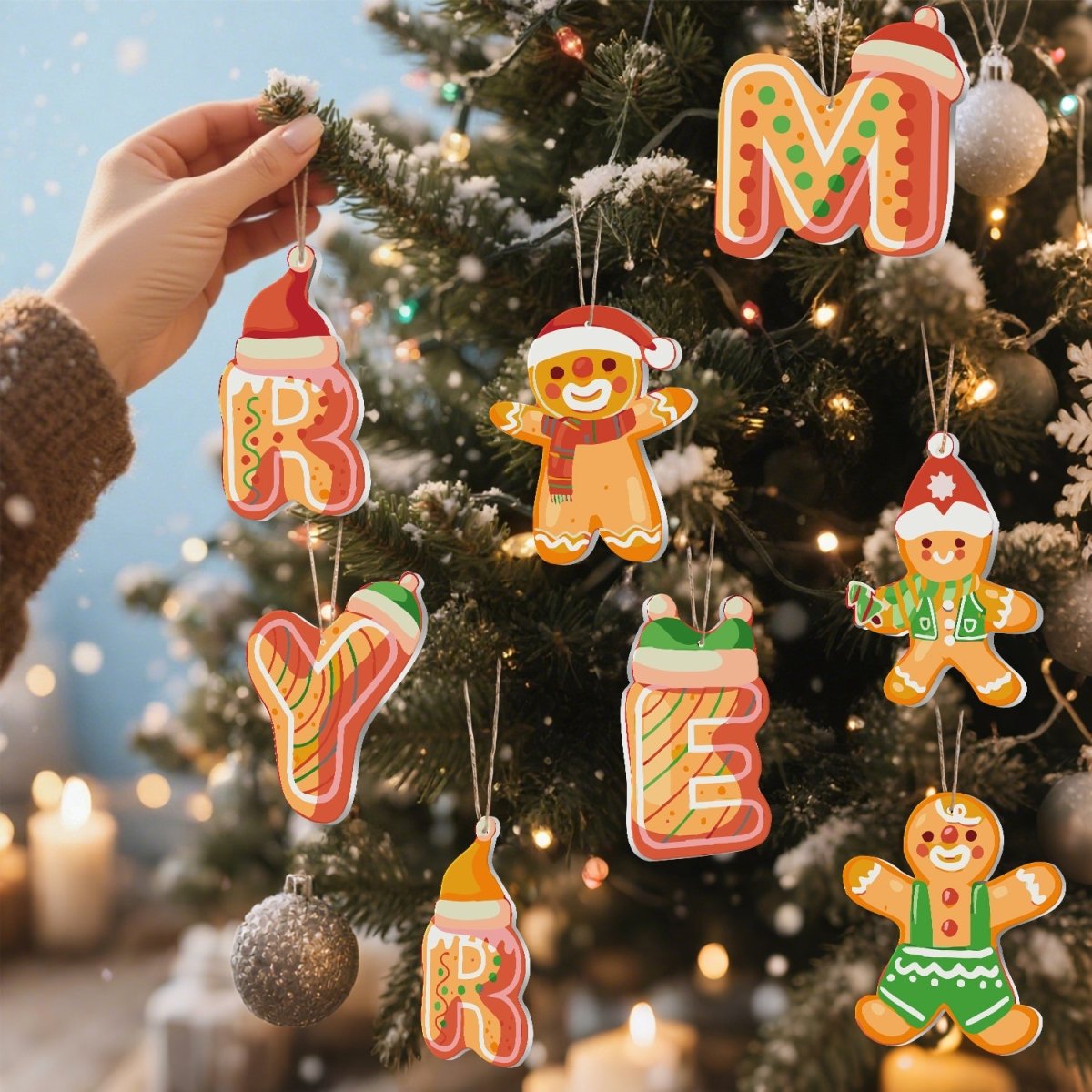 Voltooide ornamenten opgehangen als kerstdecoratie