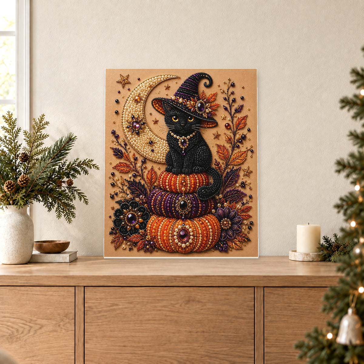 Chat noir sur des citrouilles empilées sous un croissant de lune
